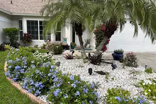 4007 78th Pl E, Sarasota, FL 34243 - Photo 4