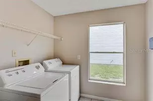 4007 78th Pl E, Sarasota, FL 34243 - Photo 6