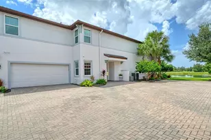7552 Divot Loop, Bradenton, FL 34202 - Photo 2