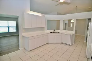 419 25th Dr E, Ellenton, FL 34222 - Photo 8