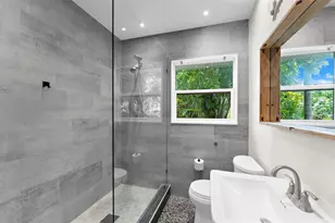 2488 Davis Blvd, Sarasota, FL 34237 - Photo 26