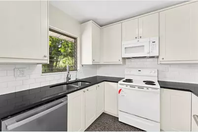 2488 Davis Boulevard, Sarasota, FL 34237 - Photo 12