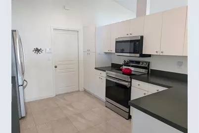 4557 Worcester Road, Sarasota, FL 34231 - Photo 10