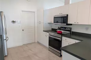 4557 Worcester Rd, Sarasota, FL 34231 - Photo 10