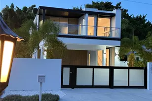 1671 Arlington St, Sarasota, FL 34239 - Photo 2