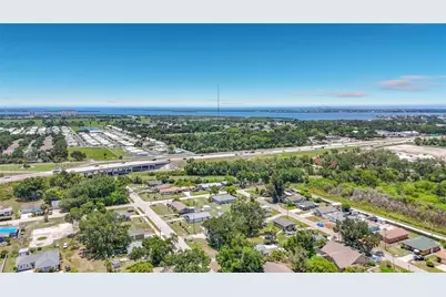 220 29th Street E, Palmetto, FL 34221 - Photo 8