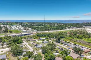 220 29th St E, Palmetto, FL 34221 - Photo 8