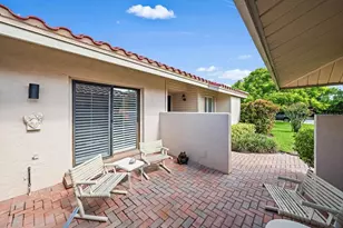 4942 Kestral Park Cir, Sarasota, FL 34231 - Photo 8