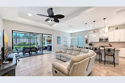8716 Amaretto Avenue, Sarasota, FL 34238 - Photo 6