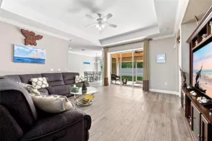7707 33rd St E, Sarasota, FL 34243 - Photo 4