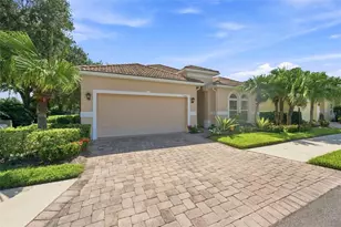 7707 33rd St E, Sarasota, FL 34243 - Photo 2
