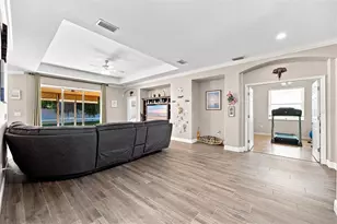 7707 33rd St E, Sarasota, FL 34243 - Photo 6