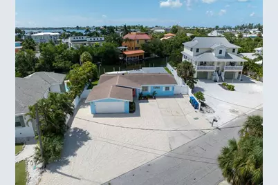 507 59th Street, Bradenton Beach, FL 34217 - Photo 1