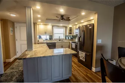4525 Cove Circle #1107, Saint Petersburg, FL 33708 - Photo 2