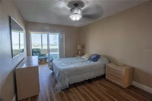 4525 Cove Cir, Saint Petersburg, FL 33708 - Photo 20