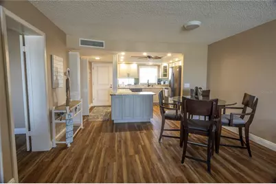 4525 Cove Circle #1107, Saint Petersburg, FL 33708 - Photo 4