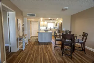 4525 Cove Cir, Saint Petersburg, FL 33708 - Photo 4