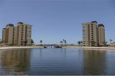 4525 Cove Circle #1107, Saint Petersburg, FL 33708 - Photo 1