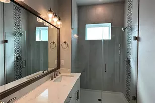 2328 Lindstrom St, Sarasota, FL 34237 - Photo 14