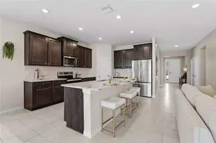 5740 Woodland Sage Dr, Sarasota, FL 34238 - Photo 4