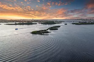 1136 N Lake Shore Dr, Sarasota, FL 34231 - Photo 46