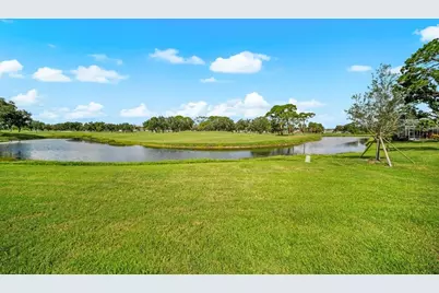 7306 Golf Pointe Circle, Sarasota, FL 34243 - Photo 46