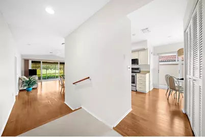 7306 Golf Pointe Circle, Sarasota, FL 34243 - Photo 6