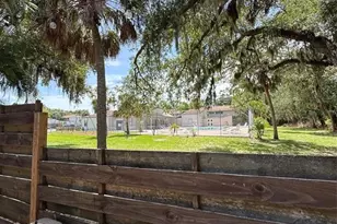 6814 Whitman Pl, Sarasota, FL 34243 - Photo 20