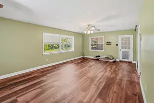 411 Bristol Ln, Nokomis, FL 34275 - Photo 10