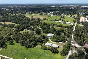 411 Bristol Ln, Nokomis, FL 34275 - Photo 2