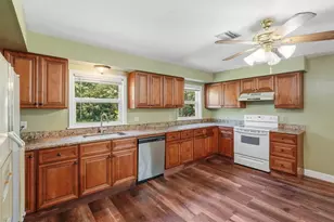 411 Bristol Ln, Nokomis, FL 34275 - Photo 8