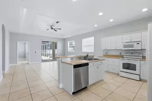 5270 Levi Ln, Sarasota, FL 34233 - Photo 12