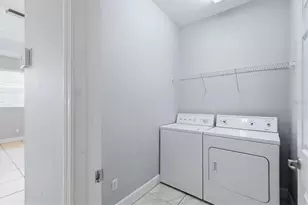 5270 Levi Ln, Sarasota, FL 34233 - Photo 30