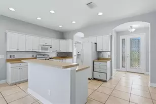 5270 Levi Ln, Sarasota, FL 34233 - Photo 14