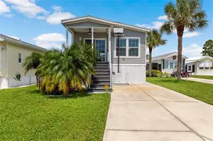 44 Crown Point Dr, Nokomis, FL 34275 - Photo 2