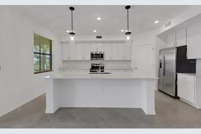 5624 Summit Pointe Circle #104, Bradenton, FL 34210 - Photo 4