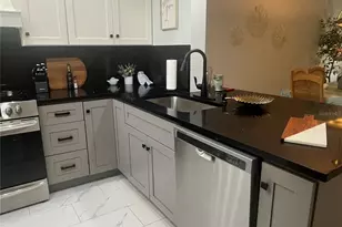 995 La Guna Dr, Venice, FL 34285 - Photo 4