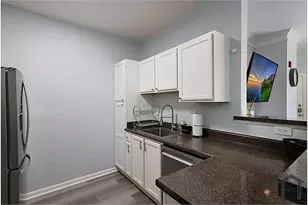 4802 51st Street W, Bradenton, FL 34210 - Photo 10