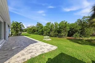 885 Spanish Dr N, Longboat Key, FL 34228 - Photo 30