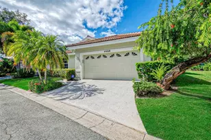 4468 Ascot Cir N, Sarasota, FL 34235 - Photo 2