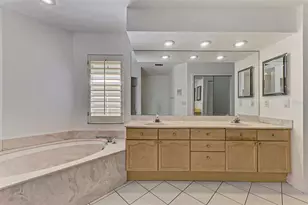 4468 Ascot Cir N, Sarasota, FL 34235 - Photo 22