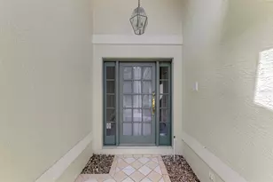4468 Ascot Cir N, Sarasota, FL 34235 - Photo 10