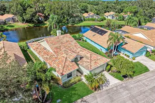 4468 Ascot Cir N, Sarasota, FL 34235 - Photo 8