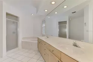 4468 Ascot Cir N, Sarasota, FL 34235 - Photo 38
