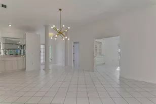 4468 Ascot Cir N, Sarasota, FL 34235 - Photo 16