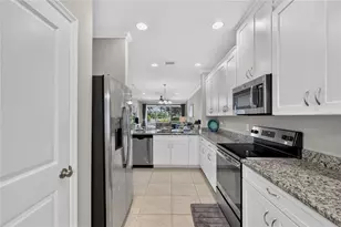 12710 Sorrento Wy, Bradenton, FL 34211 - Photo 4