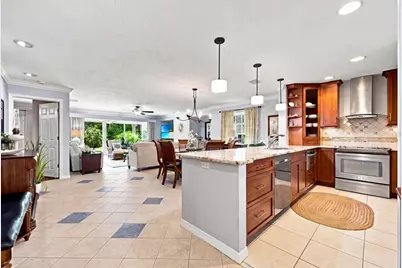 3252 Ringwood Meadow #81, Sarasota, FL 34235 - Photo 4
