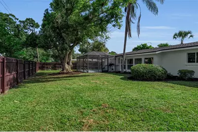 2769 Wisteria Place, Sarasota, FL 34239 - Photo 12