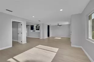 2769 Wisteria Pl, Sarasota, FL 34239 - Photo 22