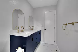 2769 Wisteria Pl, Sarasota, FL 34239 - Photo 46